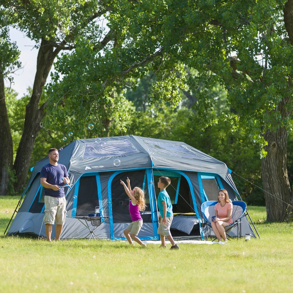 10-Person Dark Rest Instant Cabin Tent Y19272