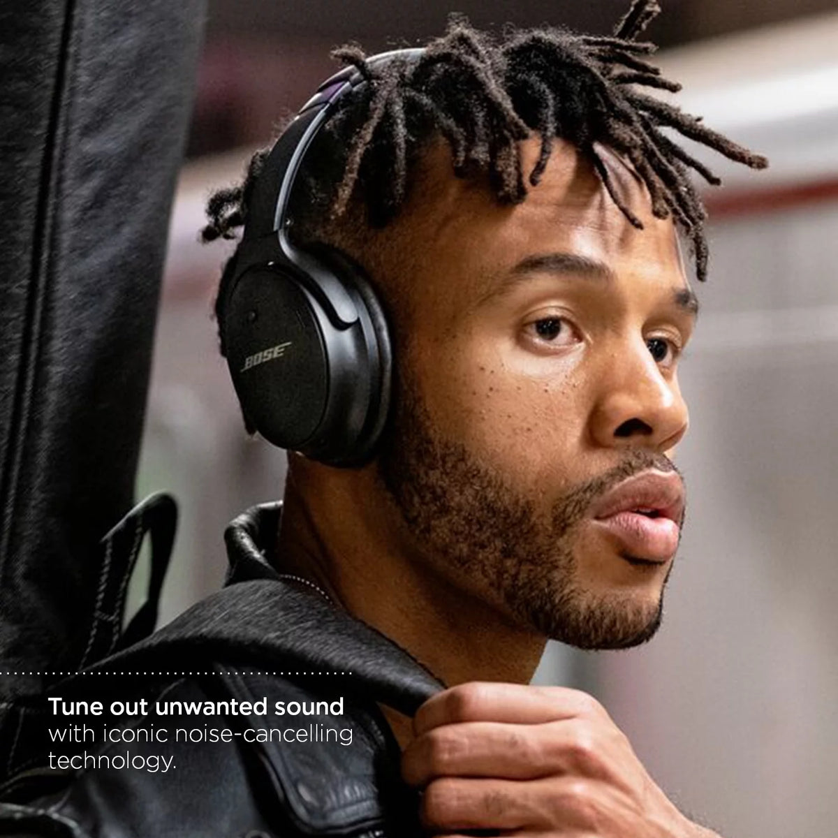 Black Noise Cancelling Over-Ear Wireless Headphones H689